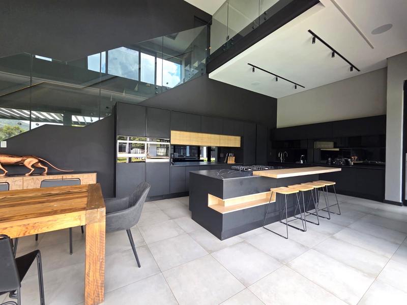 5 Bedroom Property for Sale in The Islands Estates North West